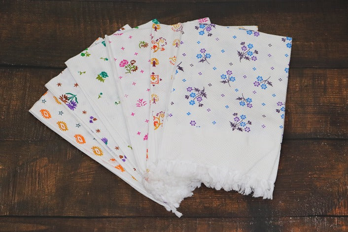 Oscar White Print Towel (Size 30x60)