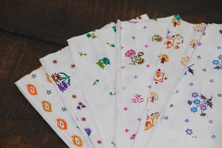 Oscar White Print Towel (Size 30x60)