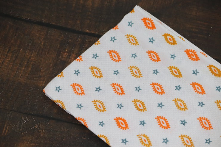 Oscar White Print Towel (Size 30x60)