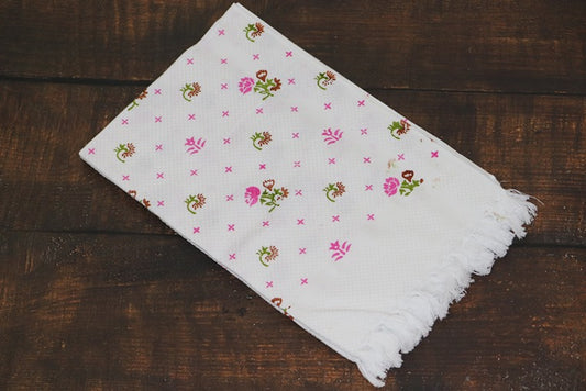 Oscar White Print Towel (Size 30x60)
