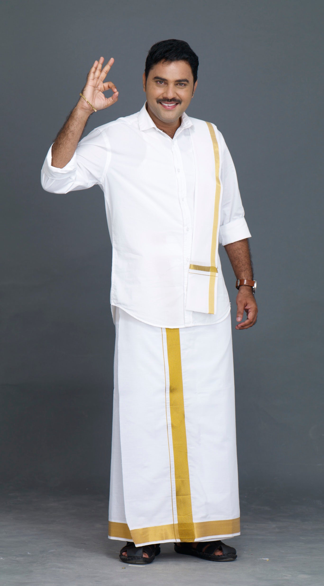 Jari White 30k Angavasthiram/Towel