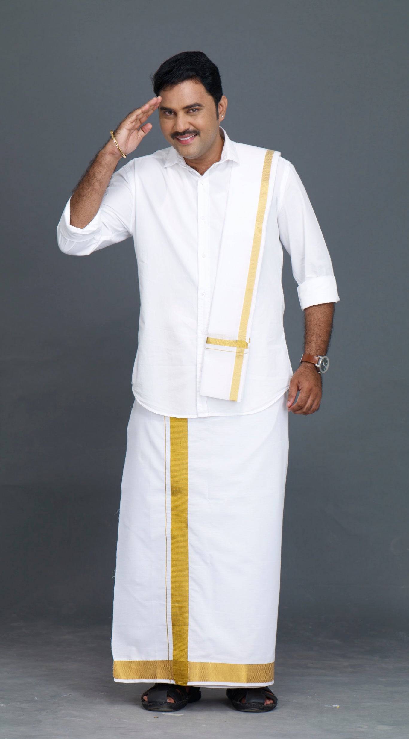 Jari White 30k Angavasthiram/Towel